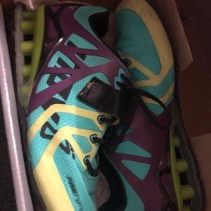 Weight lifting shoes